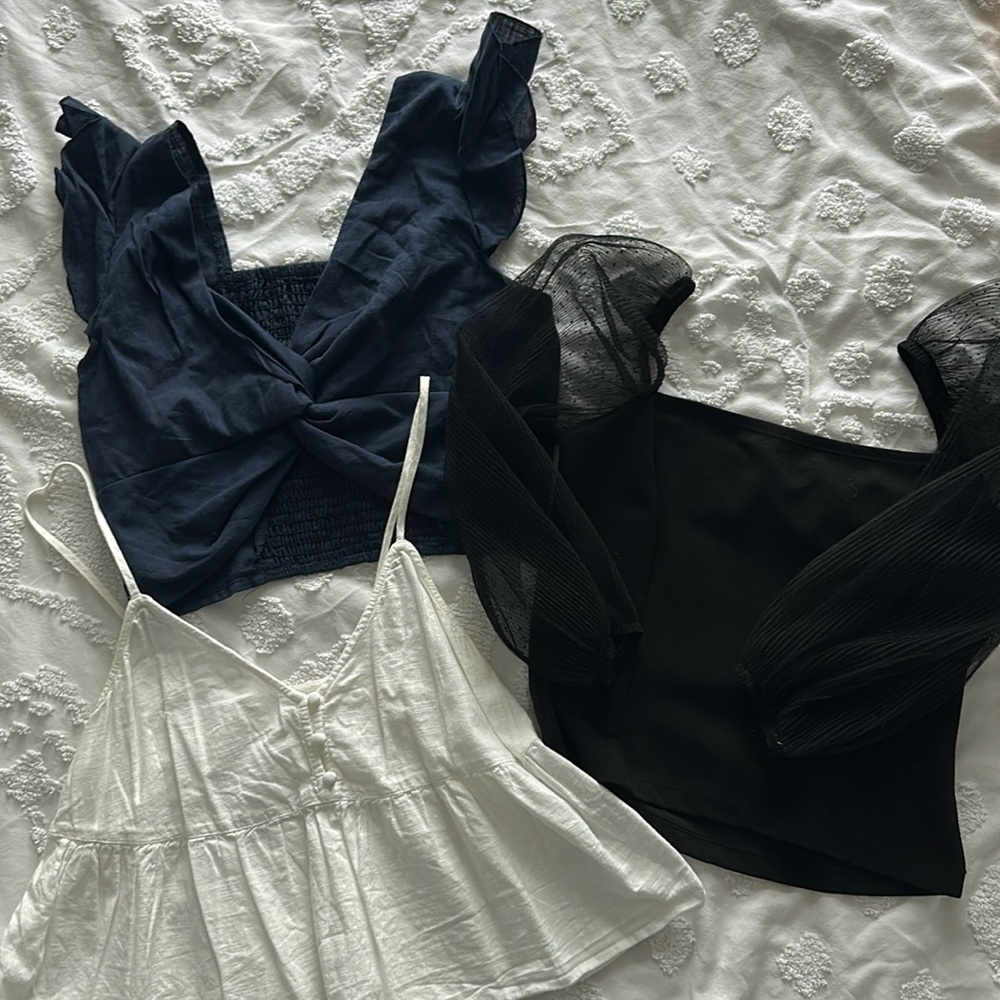 Bundle of Shirts Size Small - EUC